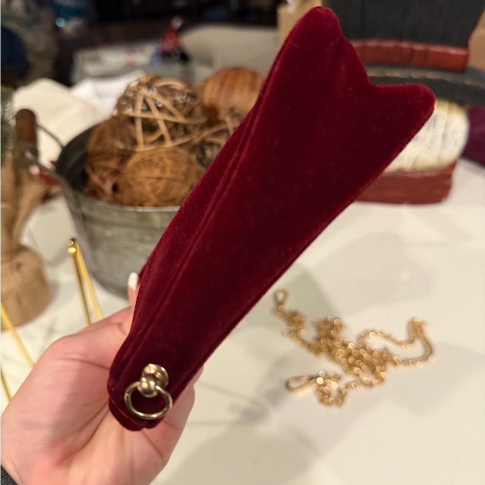 Gucci Deep Red Velvet Clutch with Gold Chain 100% Authentic. New! - Picture 8 of 8